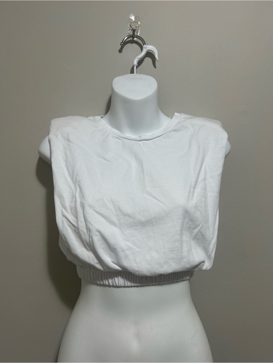 Tops - White Cropped Sleeveless Top